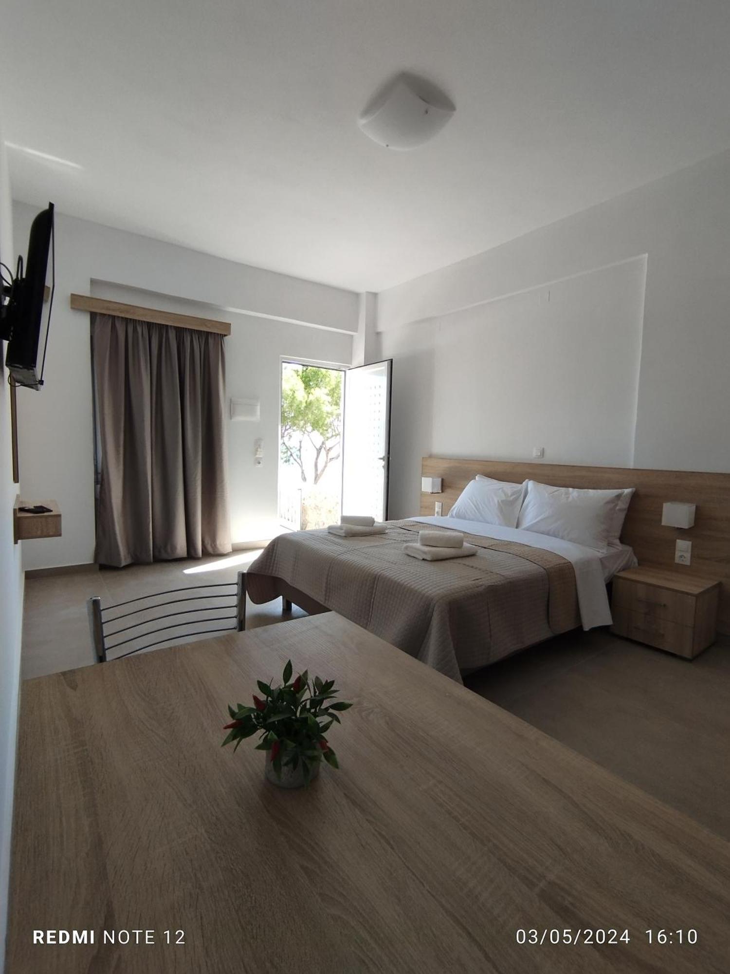 Votsalo Studios & Apartment Frangokastello エクステリア 写真