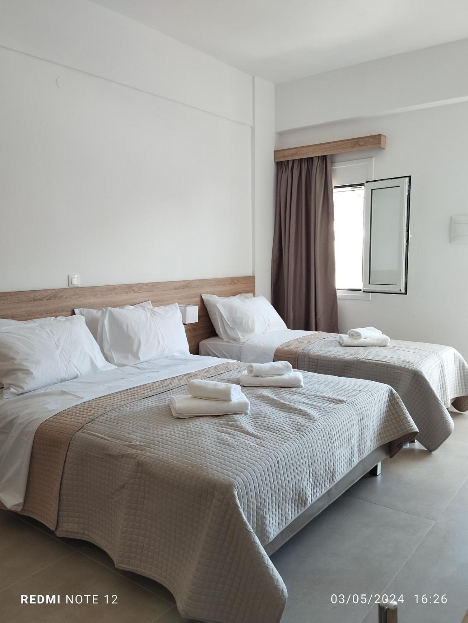Votsalo Studios & Apartment Frangokastello エクステリア 写真
